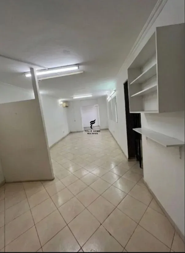 DYQAN ME QERA 38 M2 RRUGA E BARRIKADAVE 50.000 LEKE
