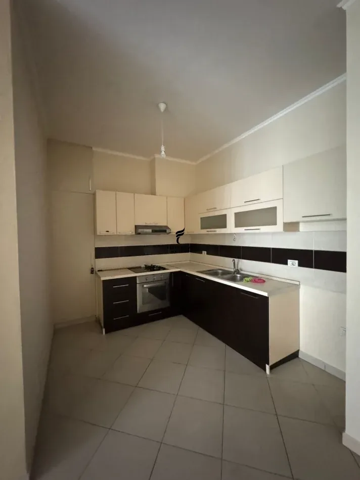 SHITET APARTAMENT 1+1 KOMUNA E PARISIT 216.000 EURO 2