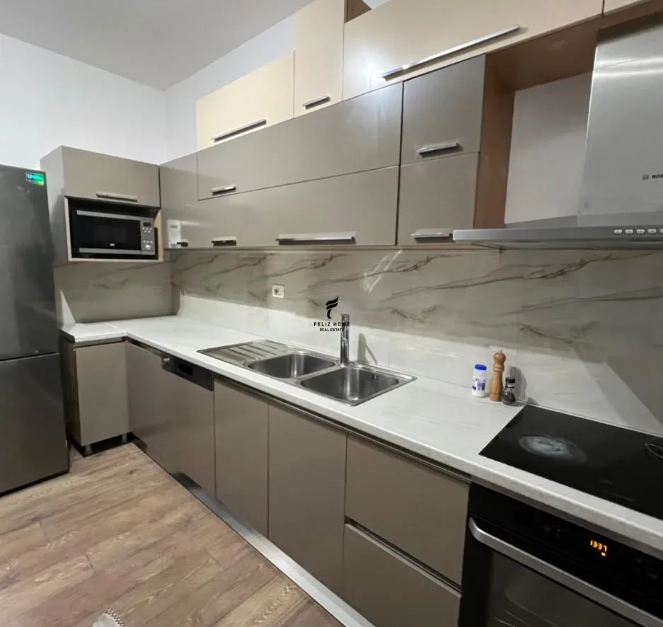 APARTAMENT ME QERA 2+1 STACIONI TRENIT 70.000 LEKE 2