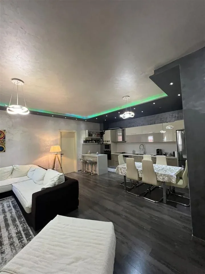SHITET APARTAMENT 2+1+2 RRUGA E KAVAJES 290.000 EURO 2