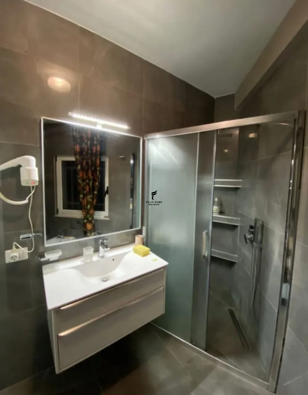 APARTAMENT ME QERA 2+1 VASIL SHANTO 70.000 LEKE 4