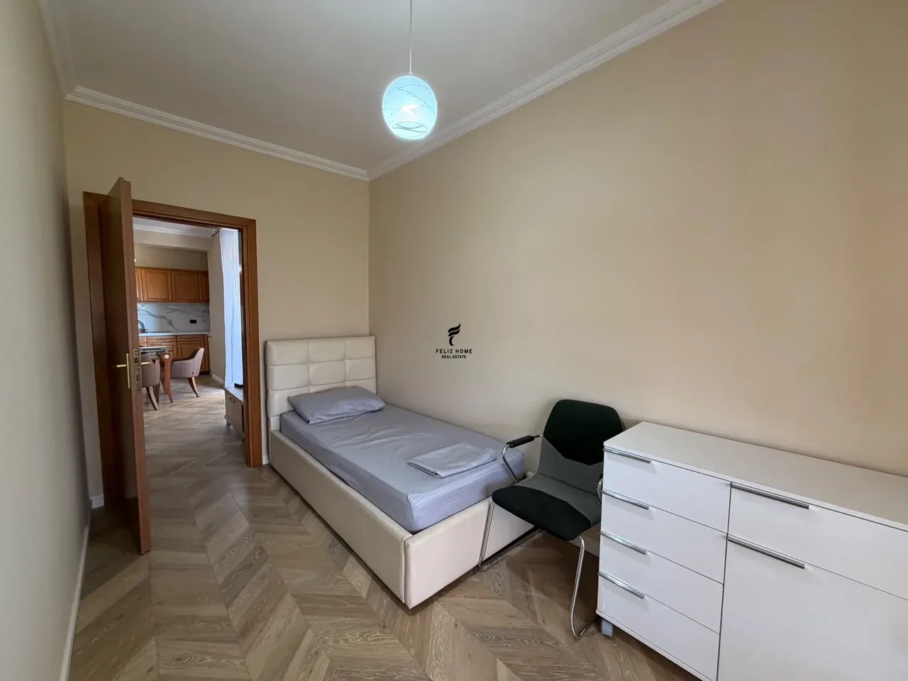 APARTAMENT ME QERA 4+1 ISH EKSPOZITA 130.000 LEKE 4
