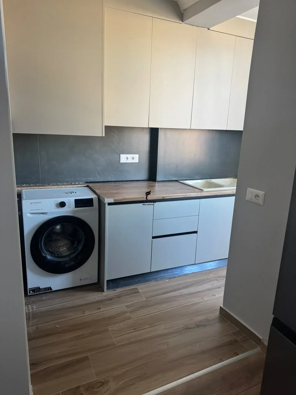 APARTAMENT ME QERA 1+1 VASIL SHANTO 65.000 LEKE 4