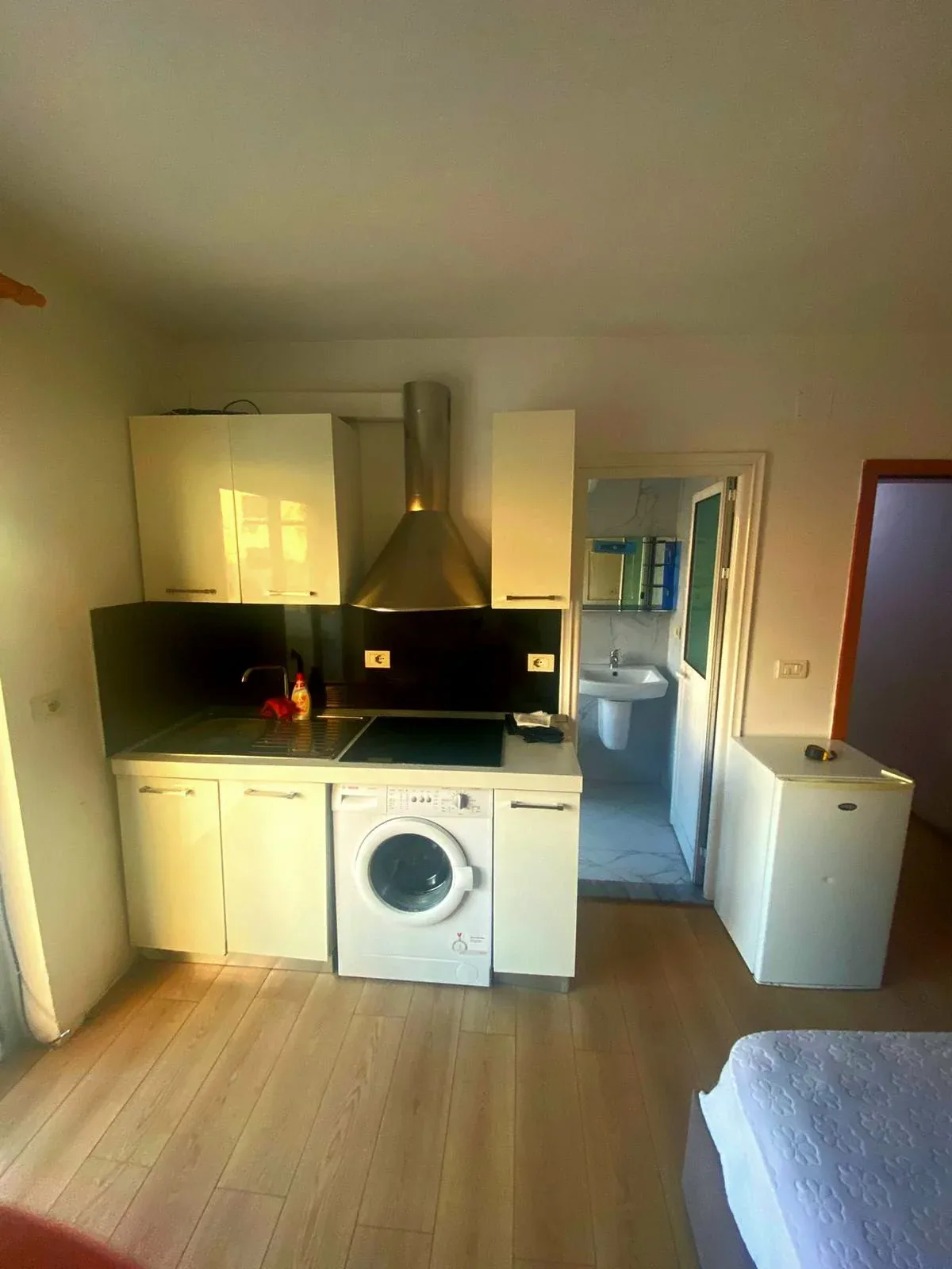 GARSONIERE ME QERA 40 M2 21 DHJETORI 44.000 LEKE 4