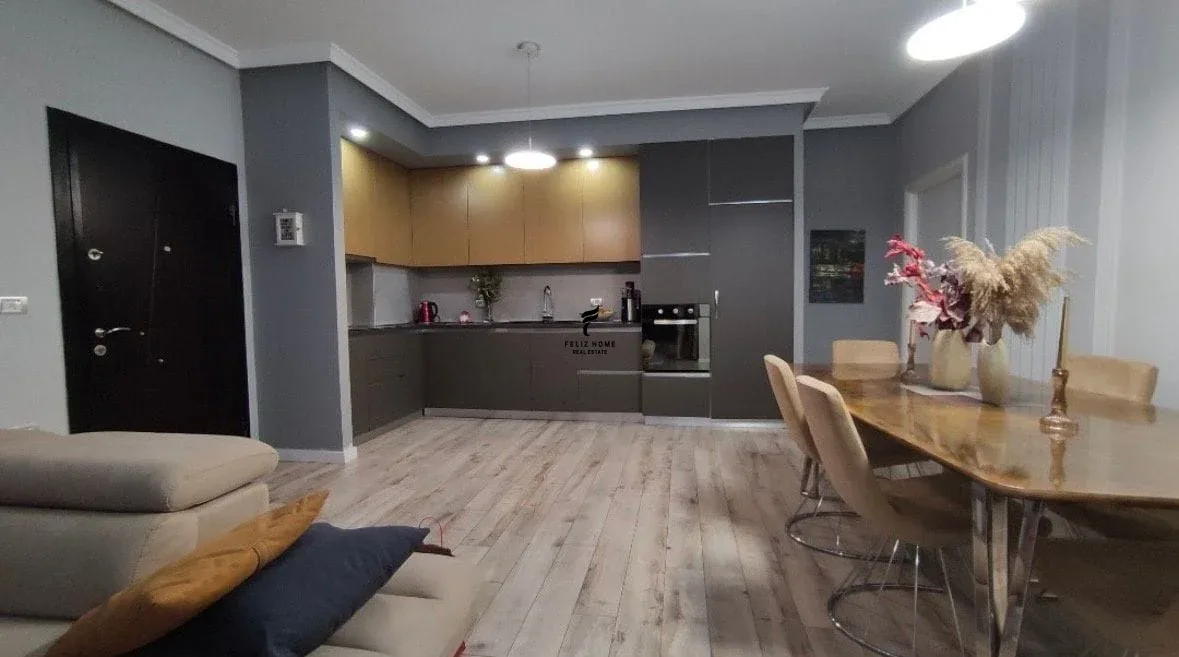 APARTAMENT ME QERA 2+1 KOPSHTI BOTANIK 60.000LEKE 2