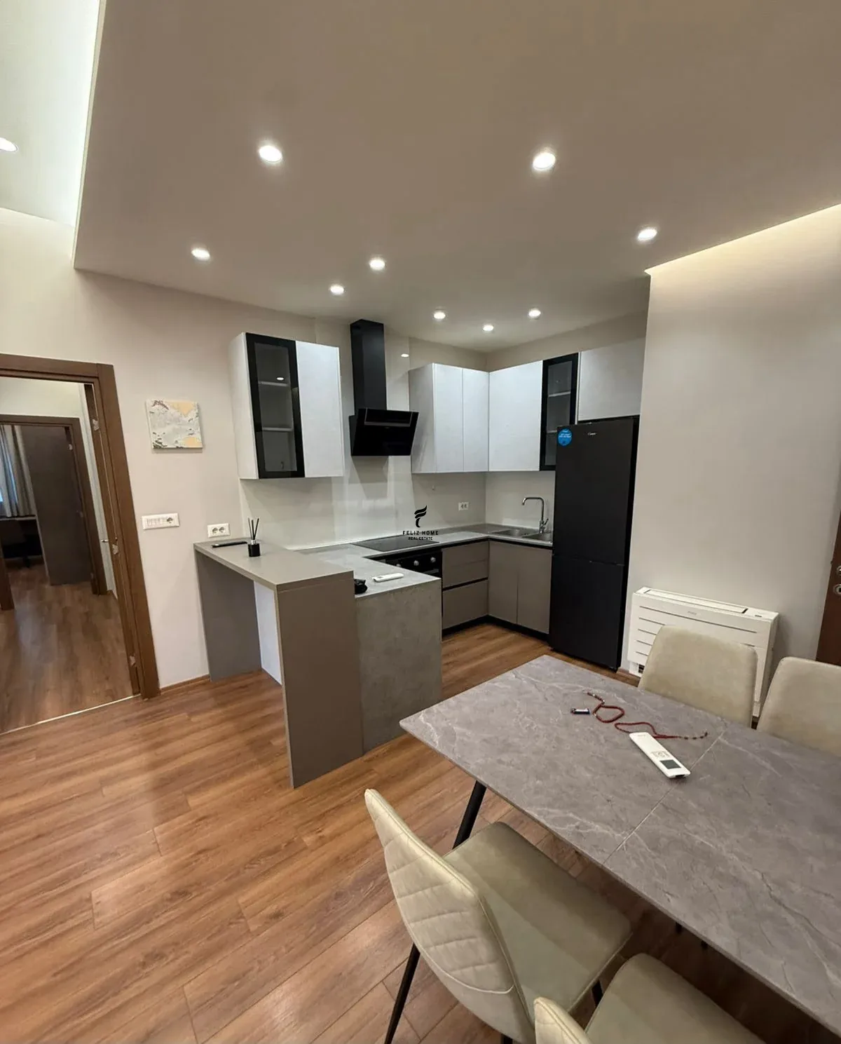APARTAMENT ME QERA 2+1+2 FARMACIA 10 70.000 LEKE 3