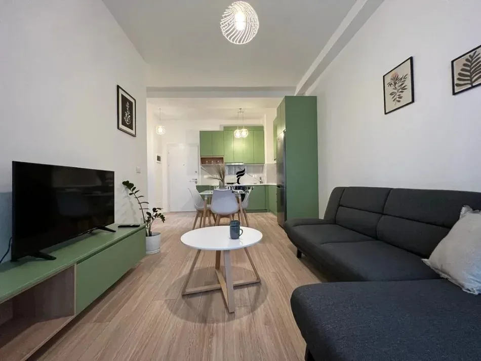 APARTAMENT ME QERA 1+1 21 DHJETORI 70.000 LEKE