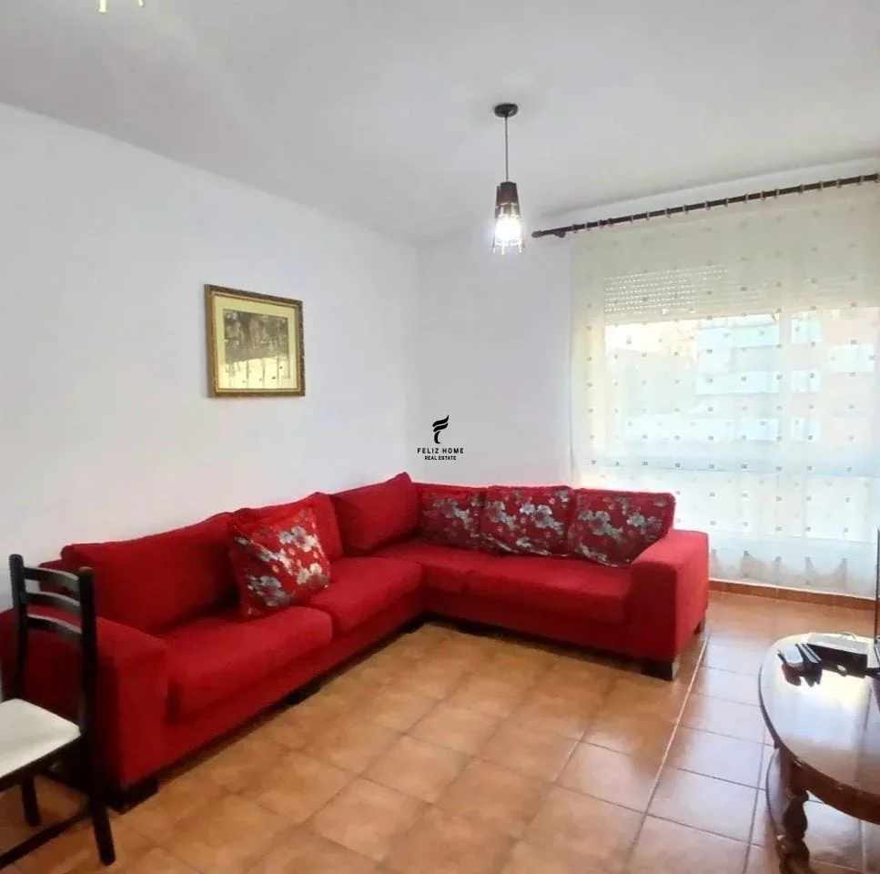 APARTAMENT ME QERA 1+1 PAZARI I RI 50.000 LEKE