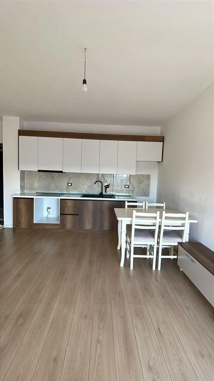 APARTAMENT ME QERA 1+1 DON BOSKO 55.000 LEKE 3