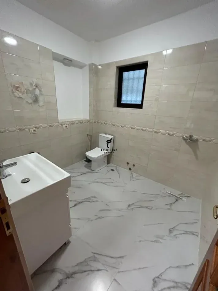 ZYRE ME QERA 120 M2 PAZARI I RI 100.000 LEKE 4