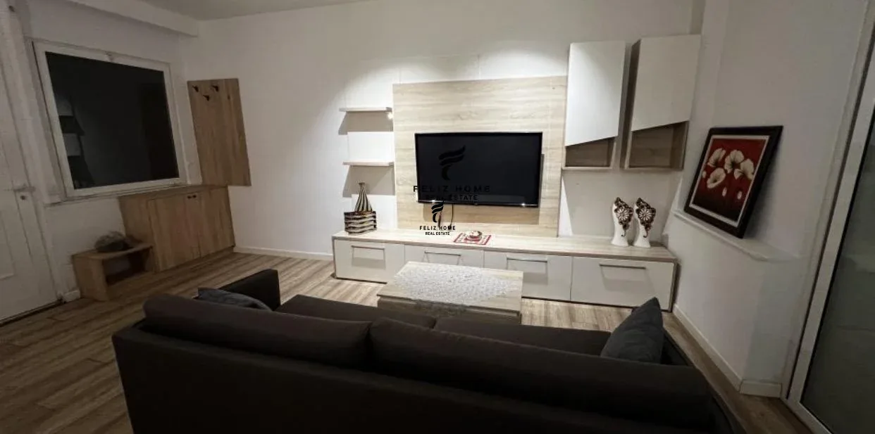 APARTAMENT ME QERA 1+1 RRUGA E BARRIKADAVE 48.000 LEKE 3