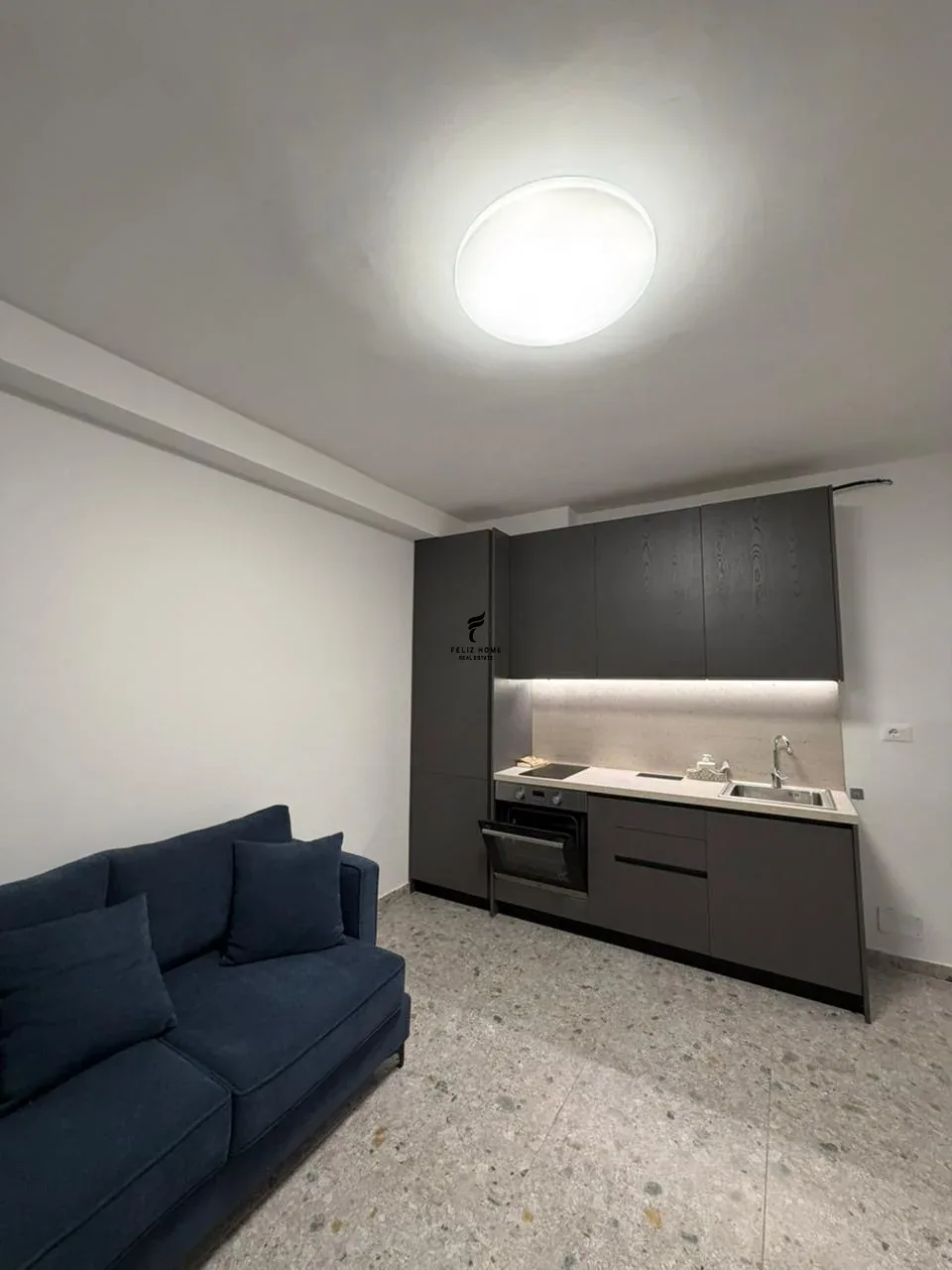 APARTAMENT ME QERA 1+1 STACIONI TRENIT 45.000 LEKE 2