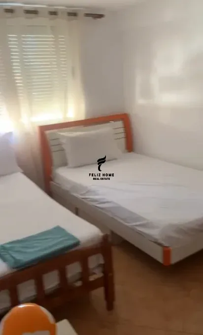 APARTAMENT ME QERA 3+1 PAZARI RI 70.000 LEKE 4