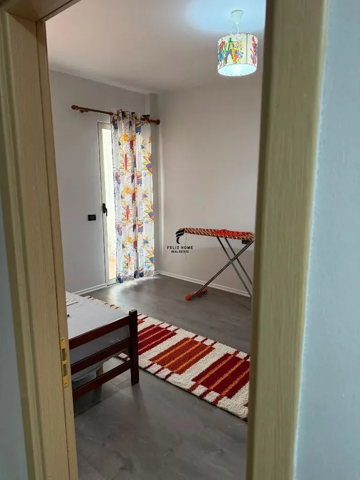 APARTAMENT ME QERA 2+1 LIQENI THATE 70.000 LEKE 3