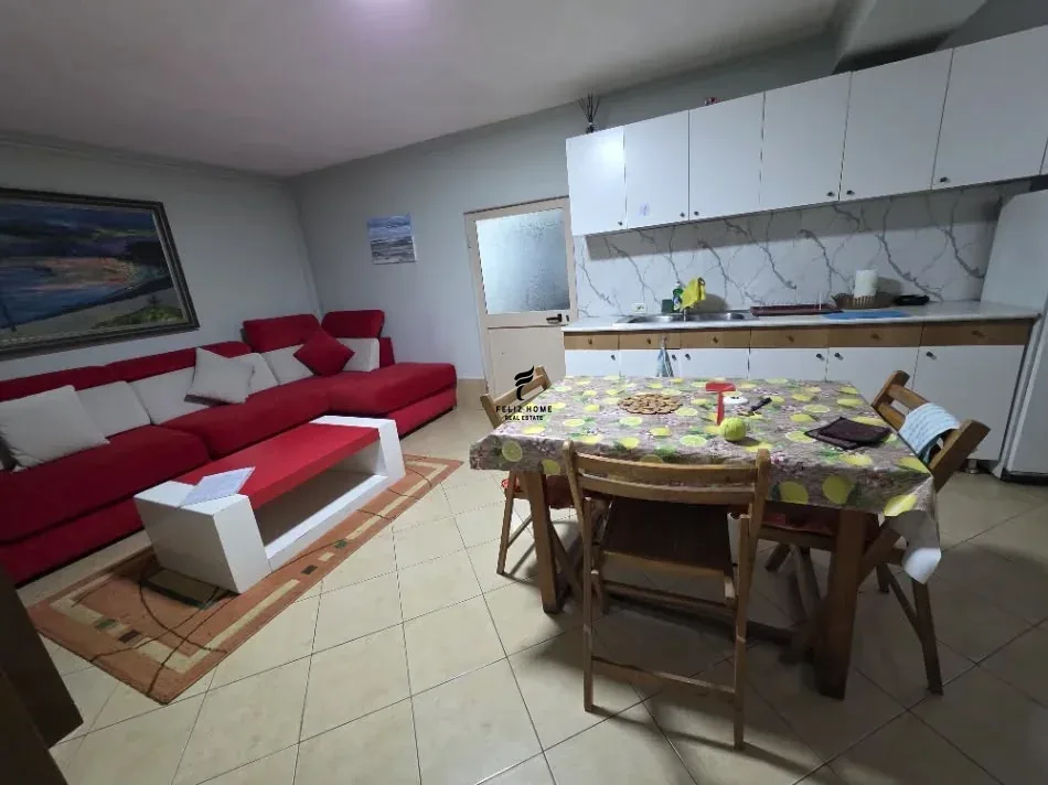 APARTAMENT ME QERA 1+1 MYSLYM SHYRI 45.000 LEKE