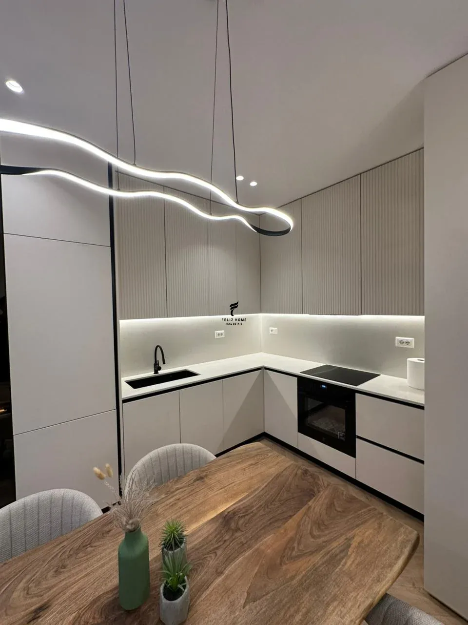 APARTAMENT ME QERA 2+1+2 RRUGA E KAVAJES 180.000 LEKE 2