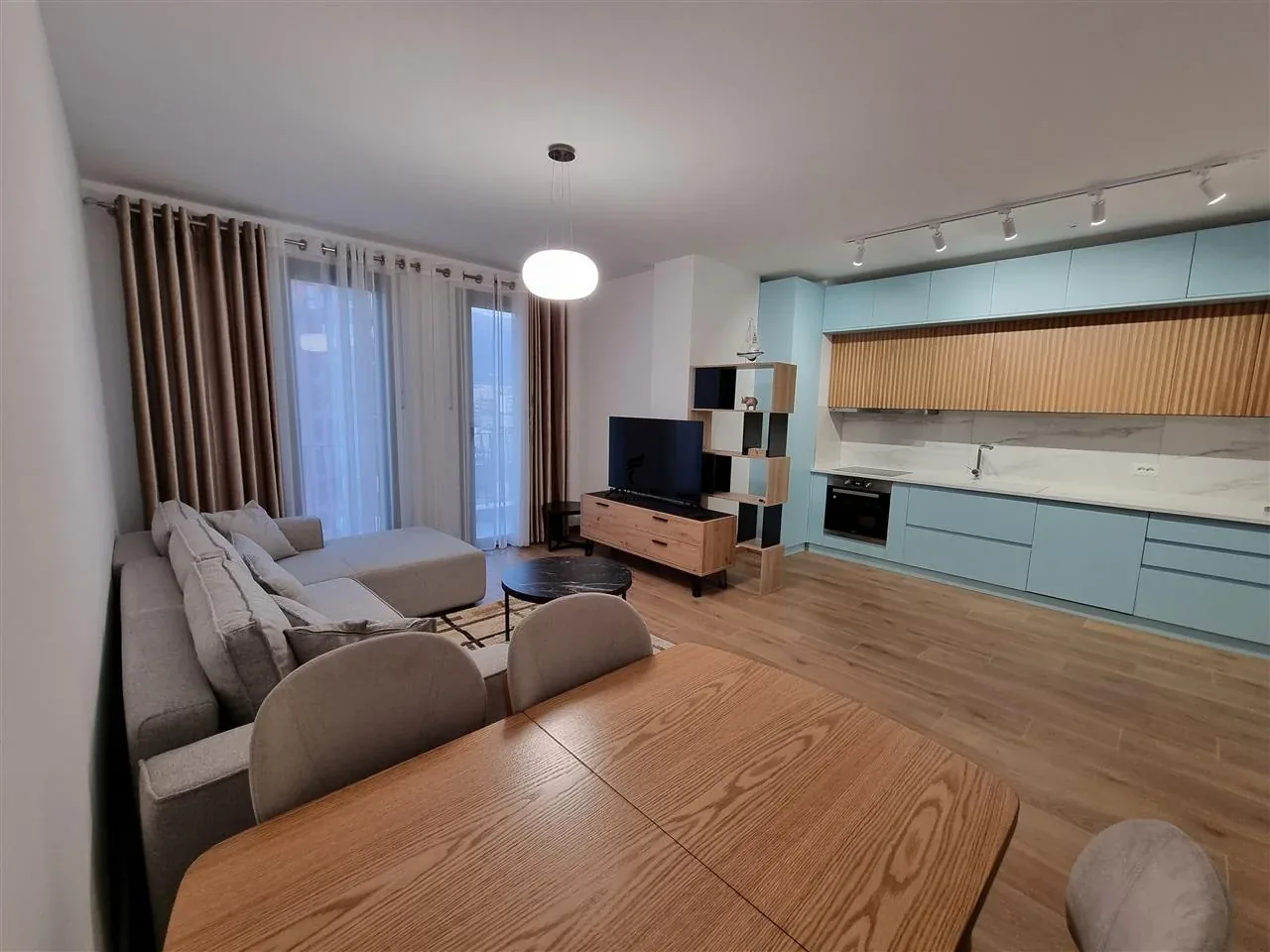 APARTAMENT ME QERA 2+1 PORCELAN 750 EURO 2