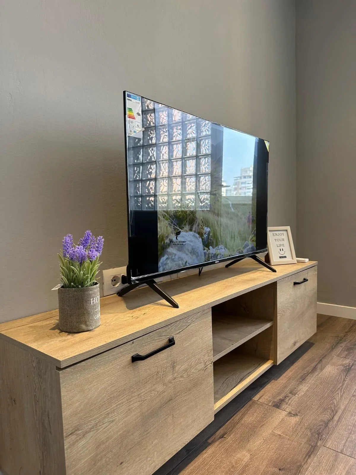 APARTAMENT ME QERA 1+1 PAZARI I RI 65.000 LEKE 2