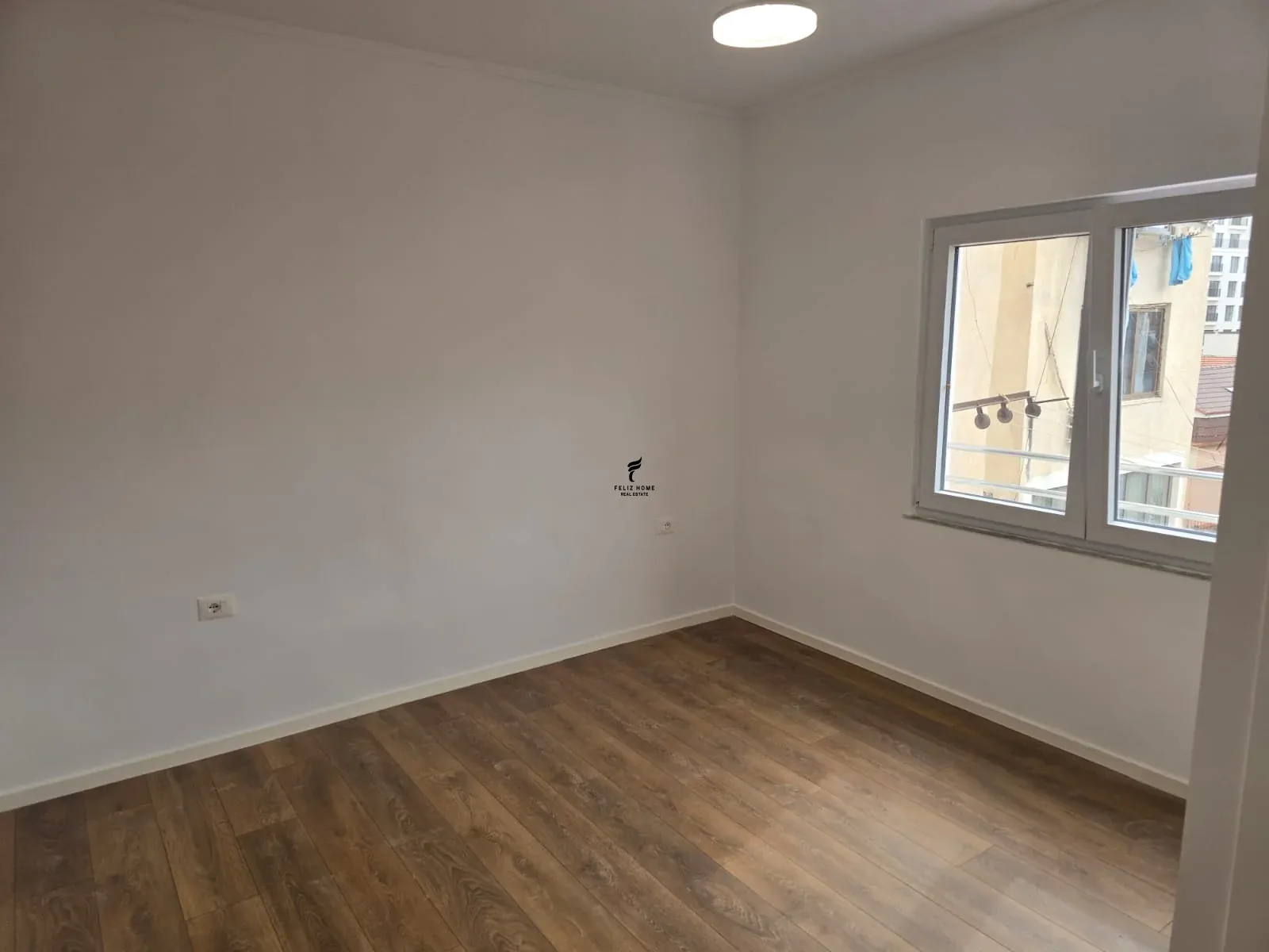 SHITET APARTAMENT 1+1 PAZARI I RI 122.000 EURO 2