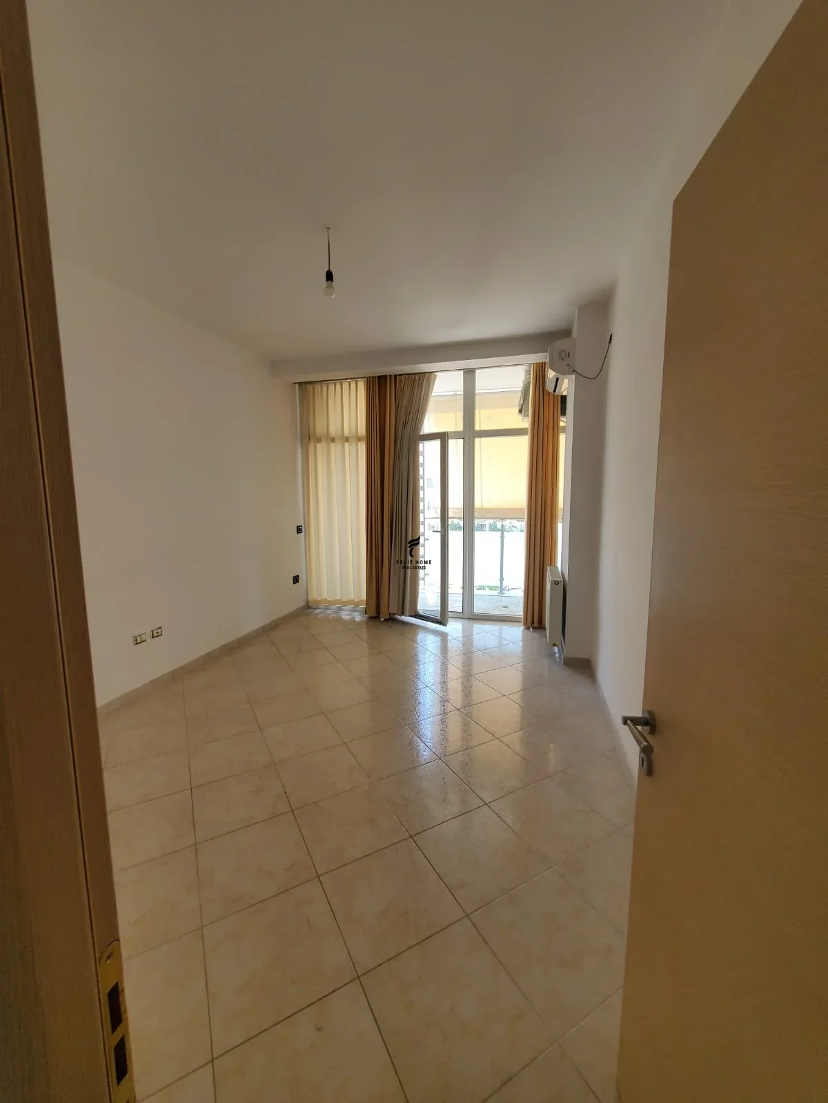 ZYRE ME QERA 110 M2 KOMUNA E PARISIT 1430 EURO 3