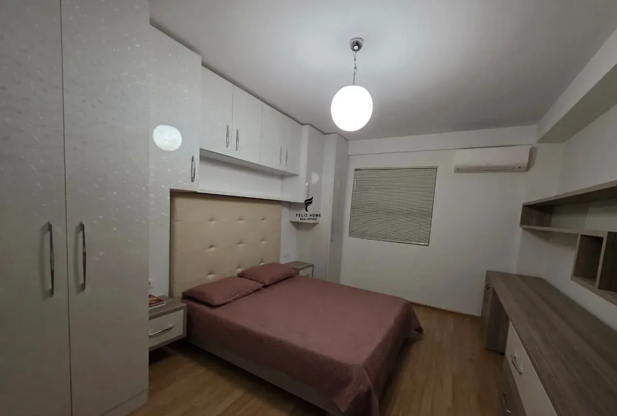APARTAMENT ME QERA 4+1+2 MINE PEZA 1.500 EURO 3