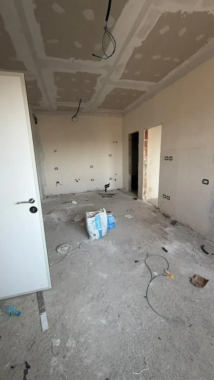 SHITET APARTAMENT 1+1 RRUGA E KAVAJES 125.000 EURO 3