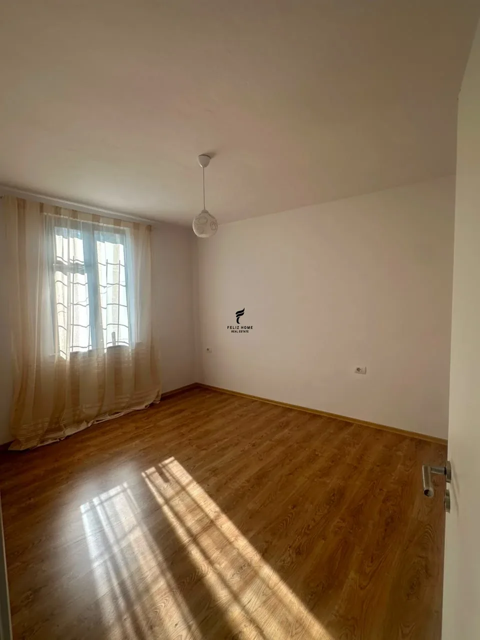 ZYRE ME QERA 50 M2 BULEVARDI ZOGU I 1 65.000 LEKE 4