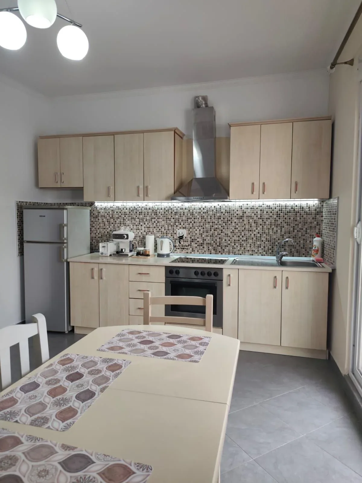 APARTAMENT ME QERA 1+1 21 DHJETORI 60.000 LEKE 2