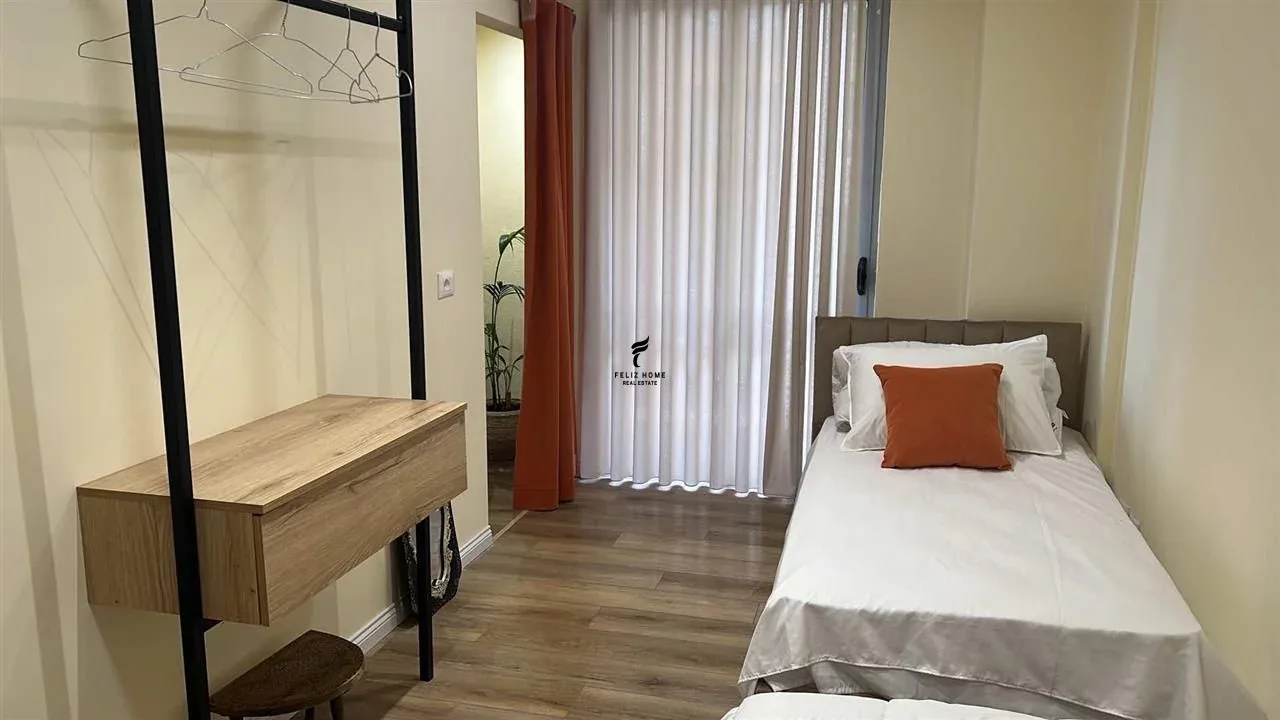 APARTAMENT ME QERA 2+1 PAZARI I RI 70.000 LEKE 4