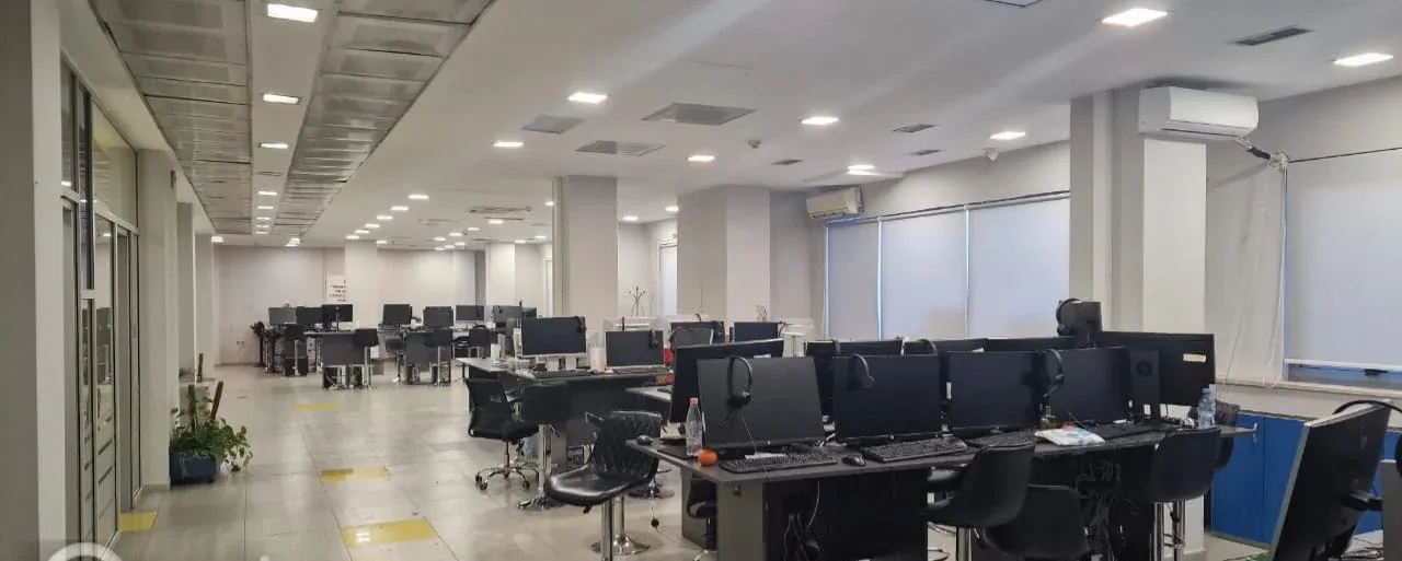 ZYRE ME QERA 916 M2 RRUGA E KAVAJES 18.000 EURO 3