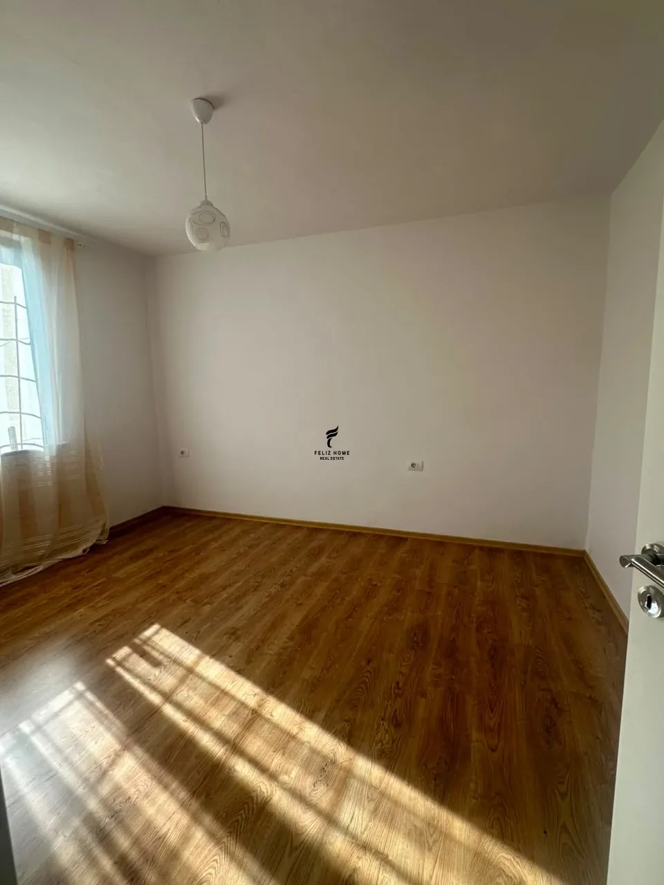 ZYRE ME QERA 50 M2 BULEVARDI ZOGU I 1 65.000 LEKE 2