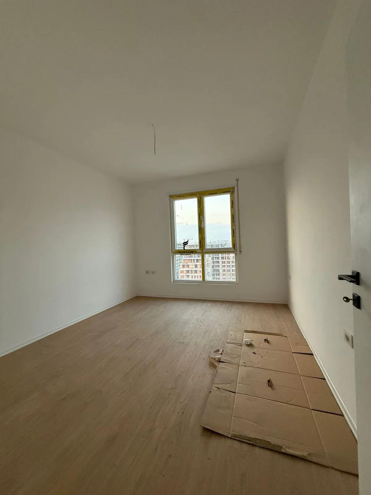 SHITET APARTAMENT 1+1 5 MAJI 120.000 EURO 3