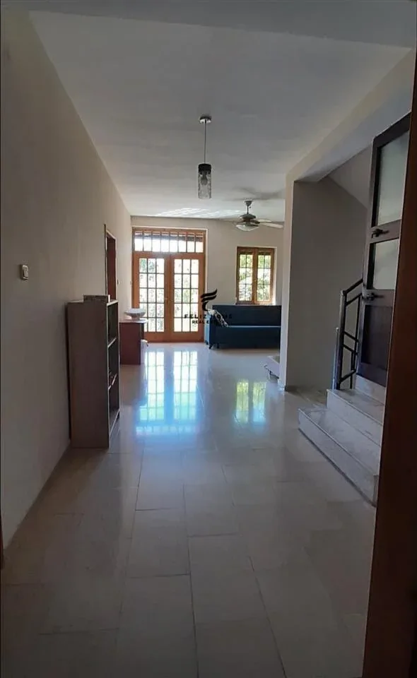 SHITET VILE 500 M2 DON BOSKO 900.000 EURO 4