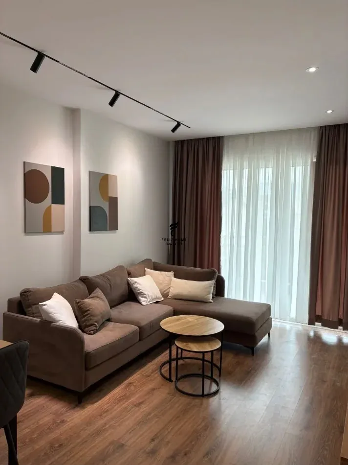 APARTAMENT ME QERA 1+1 RRUGA DRITAN HOXHA 57.000 LEKE