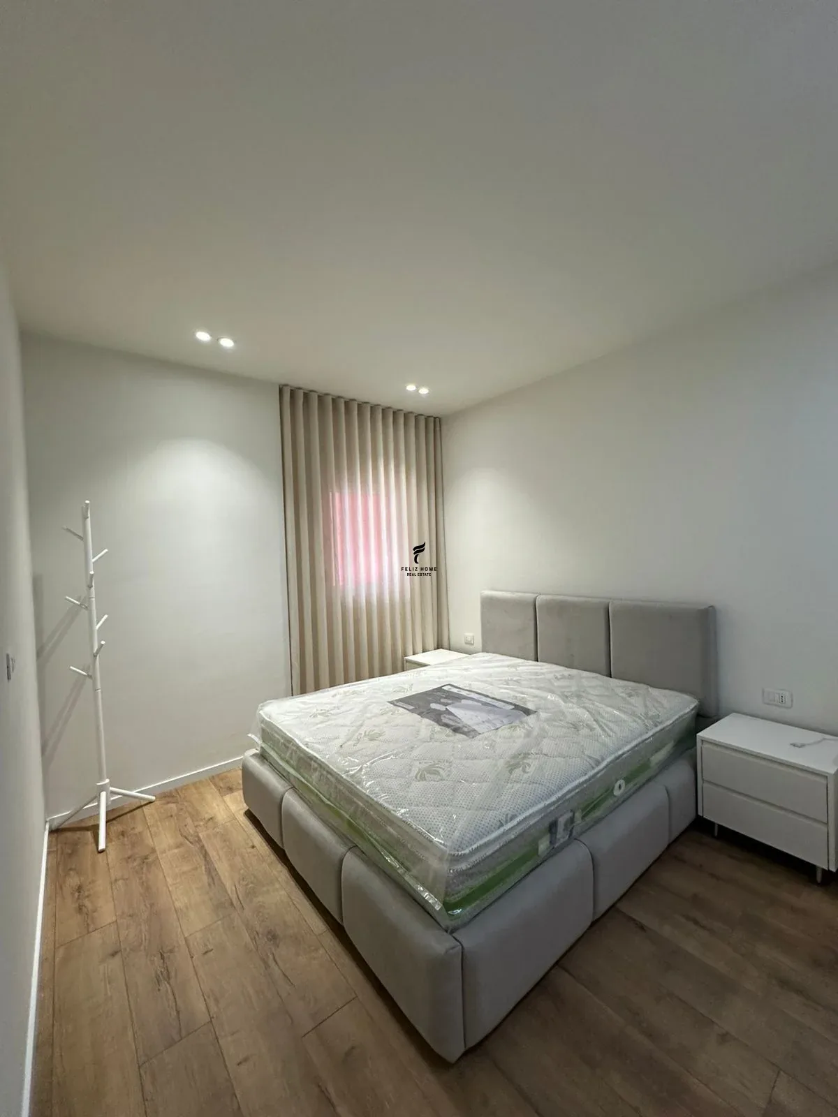 APARTAMENT ME QERA 1+1 BULEVARDI I RI 60.000 LEKE 3