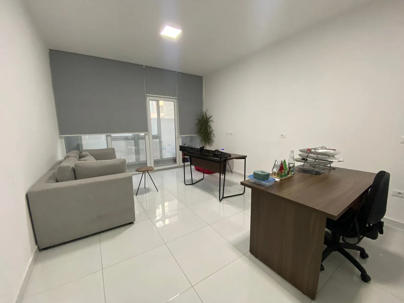 ZYRE ME QERA 110M2 KOMUNA E PARISIT 1200 EURO 2