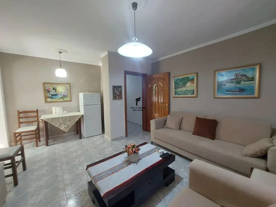 APARTAMENT ME QERA 1+1 RRUGA E ELBASANIT 50.000 LEKE