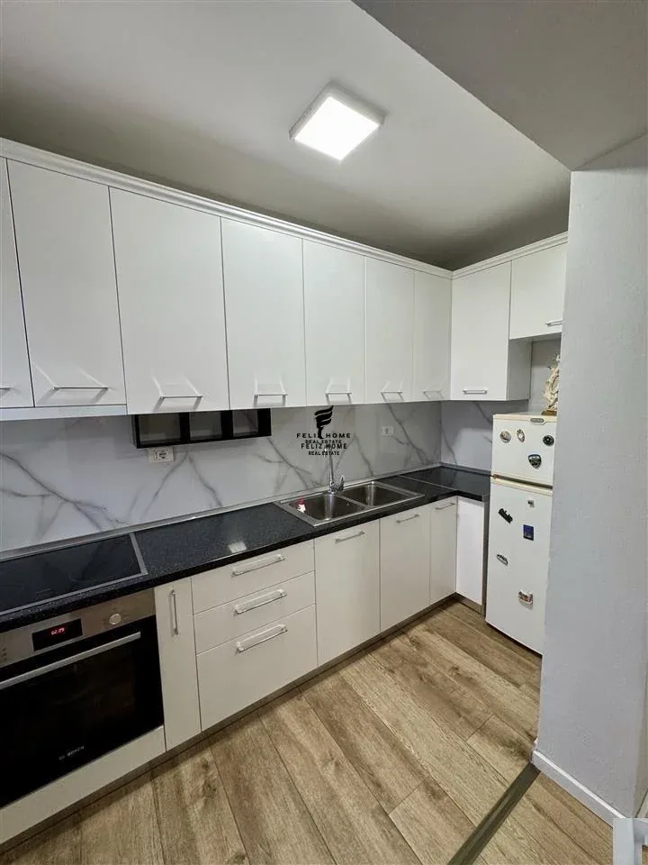APARTAMENT ME QERA 1+1 MYSLYM SHYRI 65.000 LEKE 2