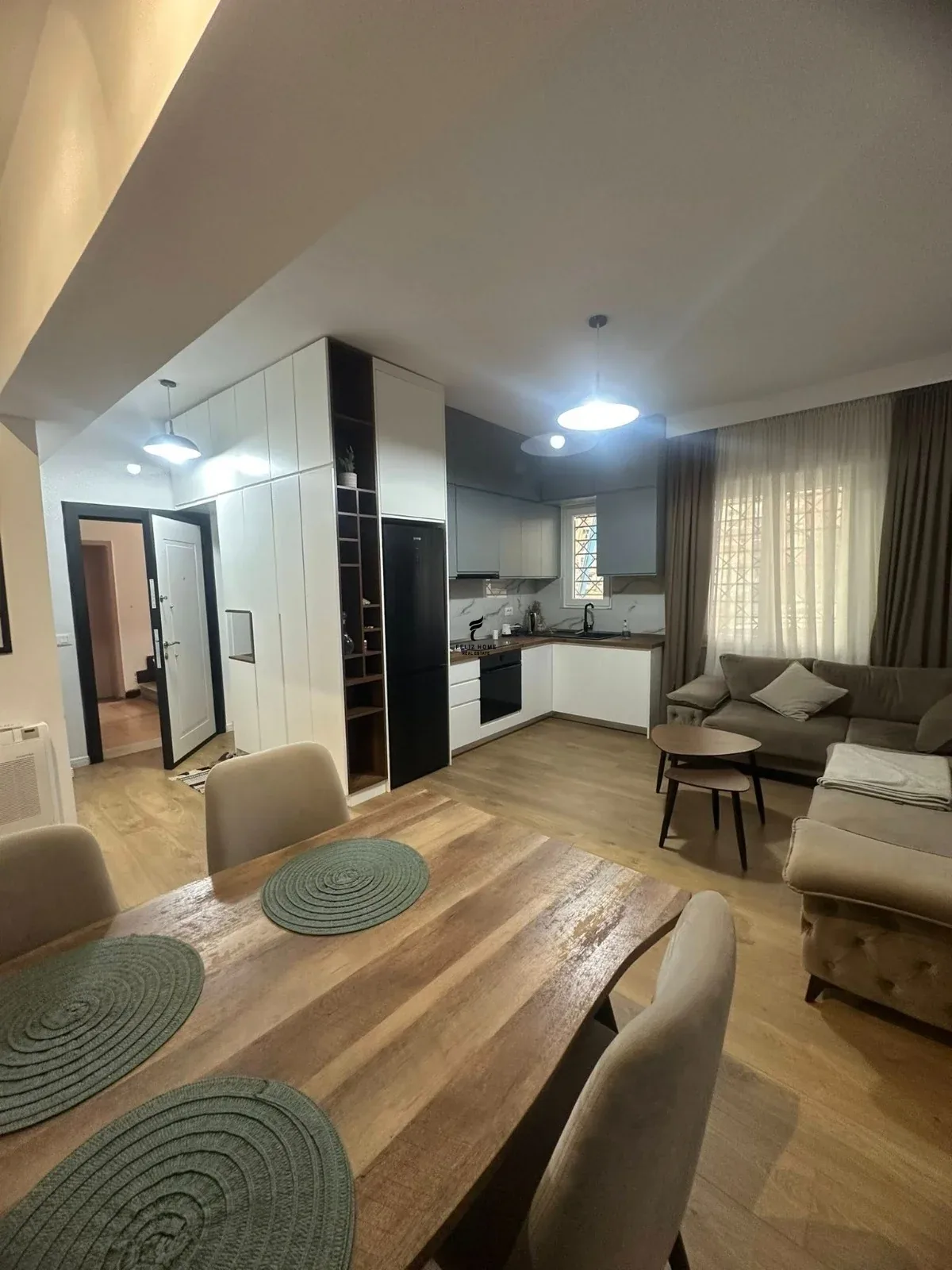 APARTAMENT ME QERA 2+1 PAZARI RI 1.000 EURO 3