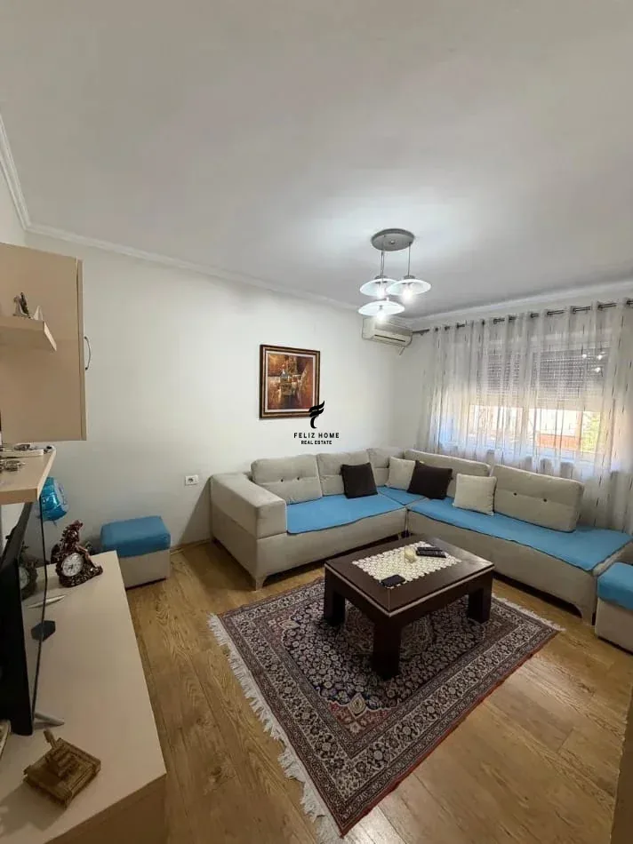 APARTAMENT ME QERA 1+1 RRUGA E DIBRES 45.000 LEKE