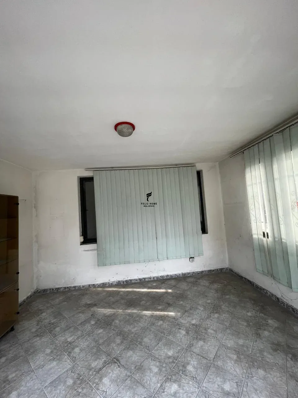 KAPANON ME QERA 560 M2 AUTOSTRADA TIRANE-DURRES 3.900 EURO 4
