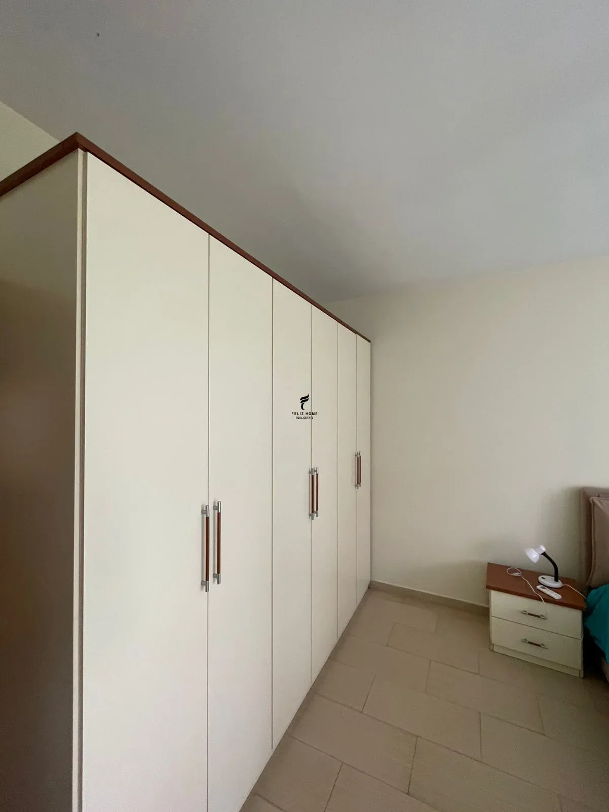APARTAMENT ME QERA 2+1 PAZARI I RI 60.000 LEKE 4
