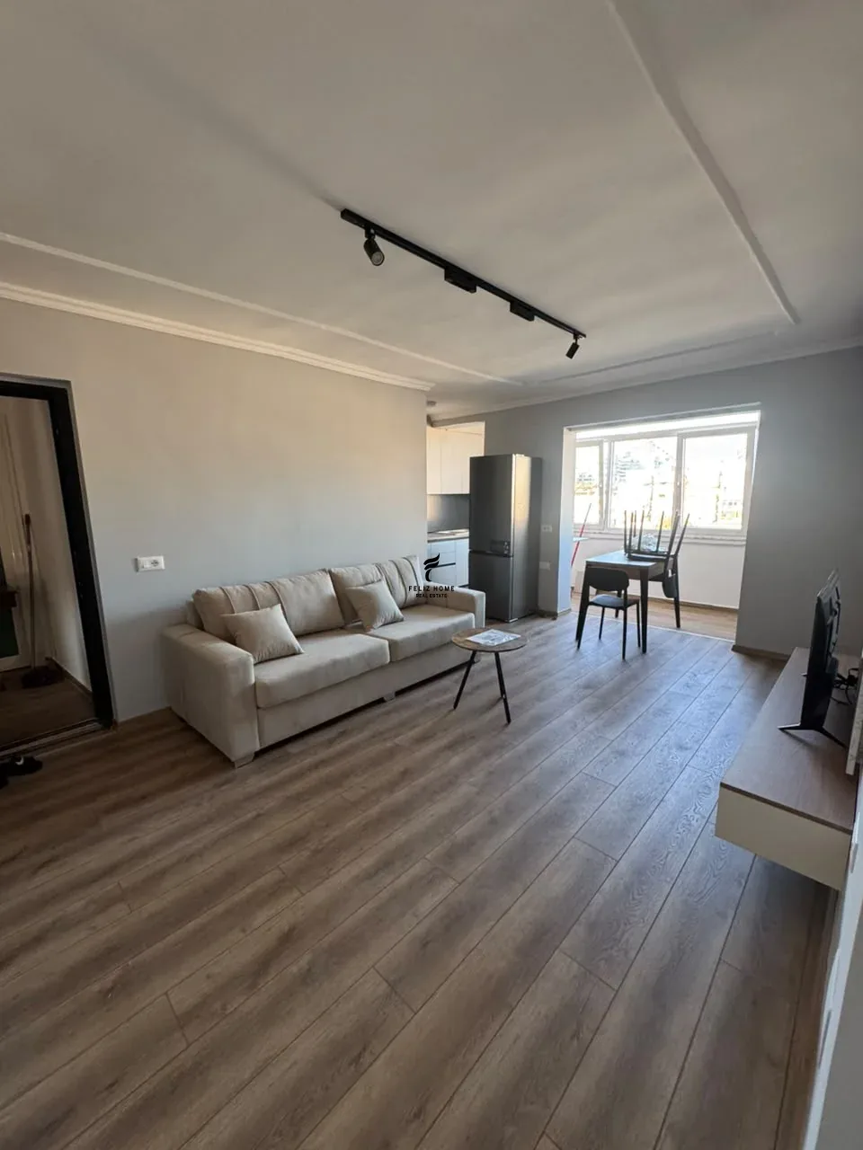 APARTAMENT ME QERA 1+1 VASIL SHANTO 65.000 LEKE 3