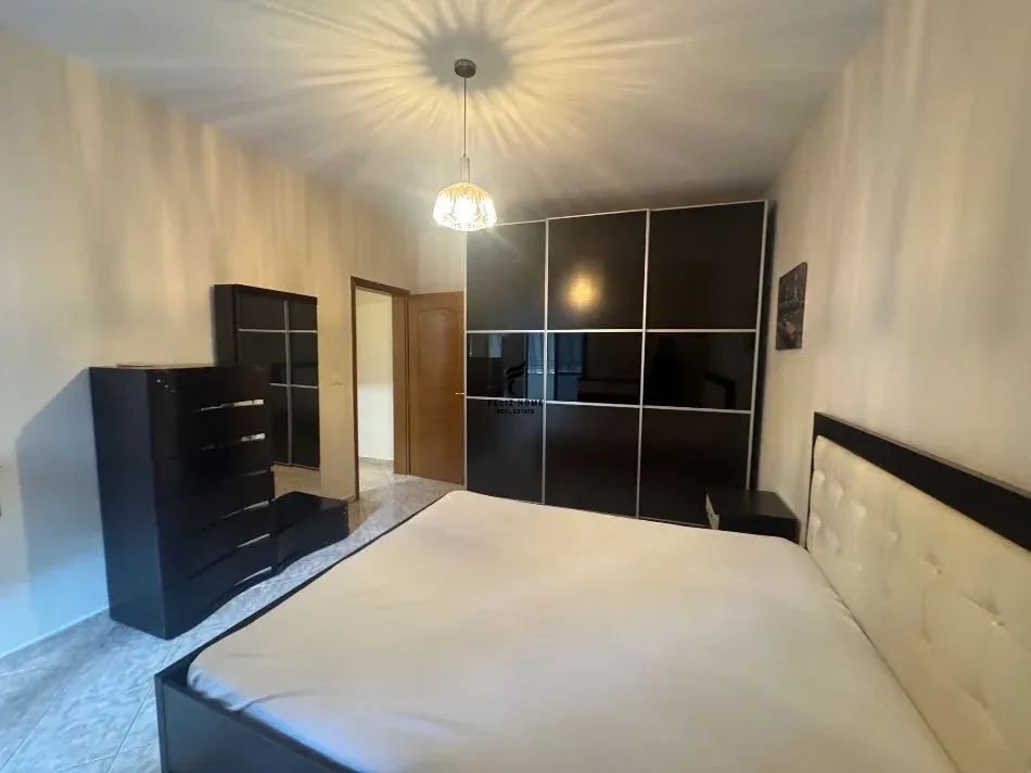 APARTAMENT ME QERA 1+1 21 DHJETORI 65.000 LEKE 4