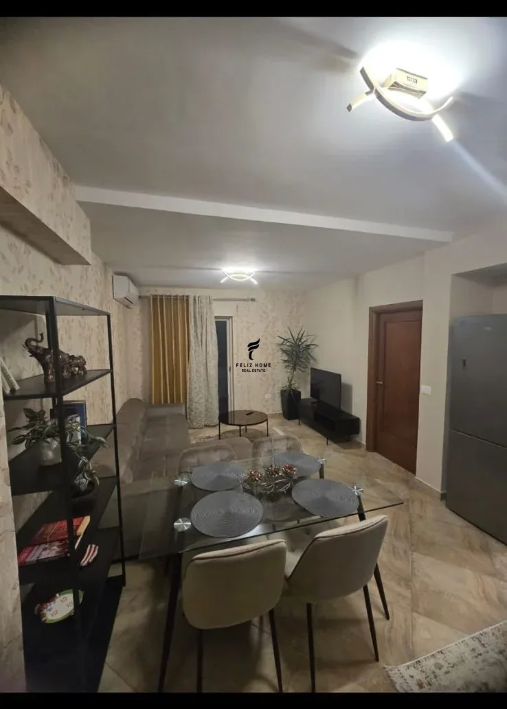 APARTAMEMT ME QERA 1+1 RRUGA E BARRIKADAVE 65.000 LEKE