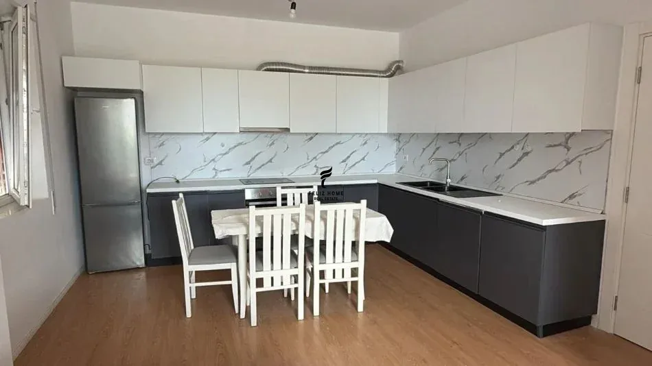 APARTAMENT ME QERA 2+1 RRUGA E DIBRES 55.000 LEKE 2