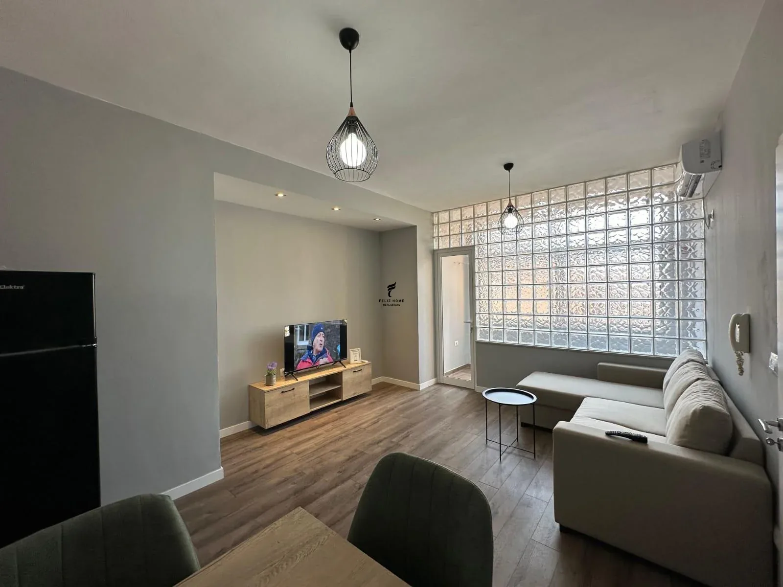 APARTAMENT ME QERA 1+1 PAZARI I RI 65.000 LEKE