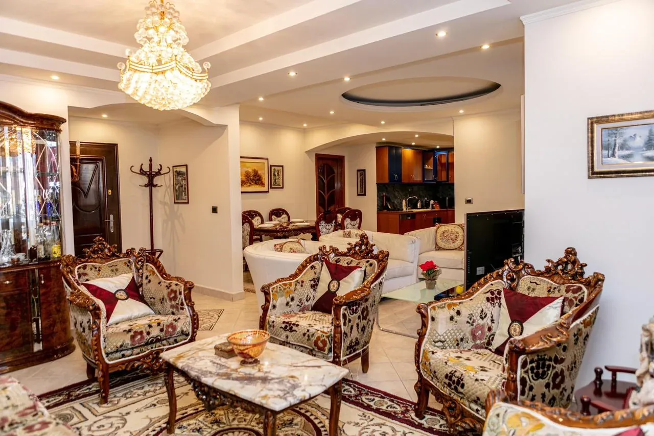APARTAMENT ME QERA 3+1+2 XHAMIA E TABAKEVE 1200 EURO