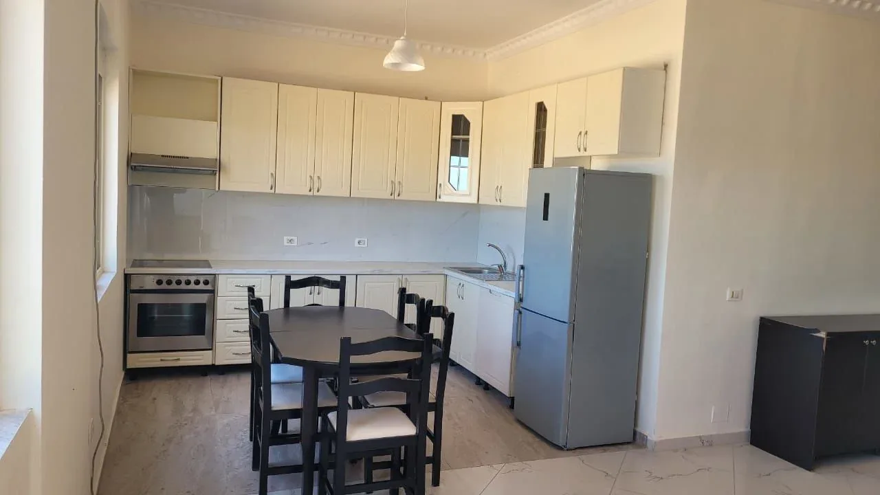 APARTAMENT ME QERA 3+1+3 KODRA E PRIFTIT 650 EURO 2