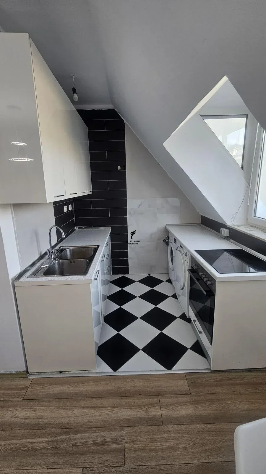 APARTAMENT PAPAFINGO ME QERA 1+1 LIQENI THATE 42.000 LEKE 3
